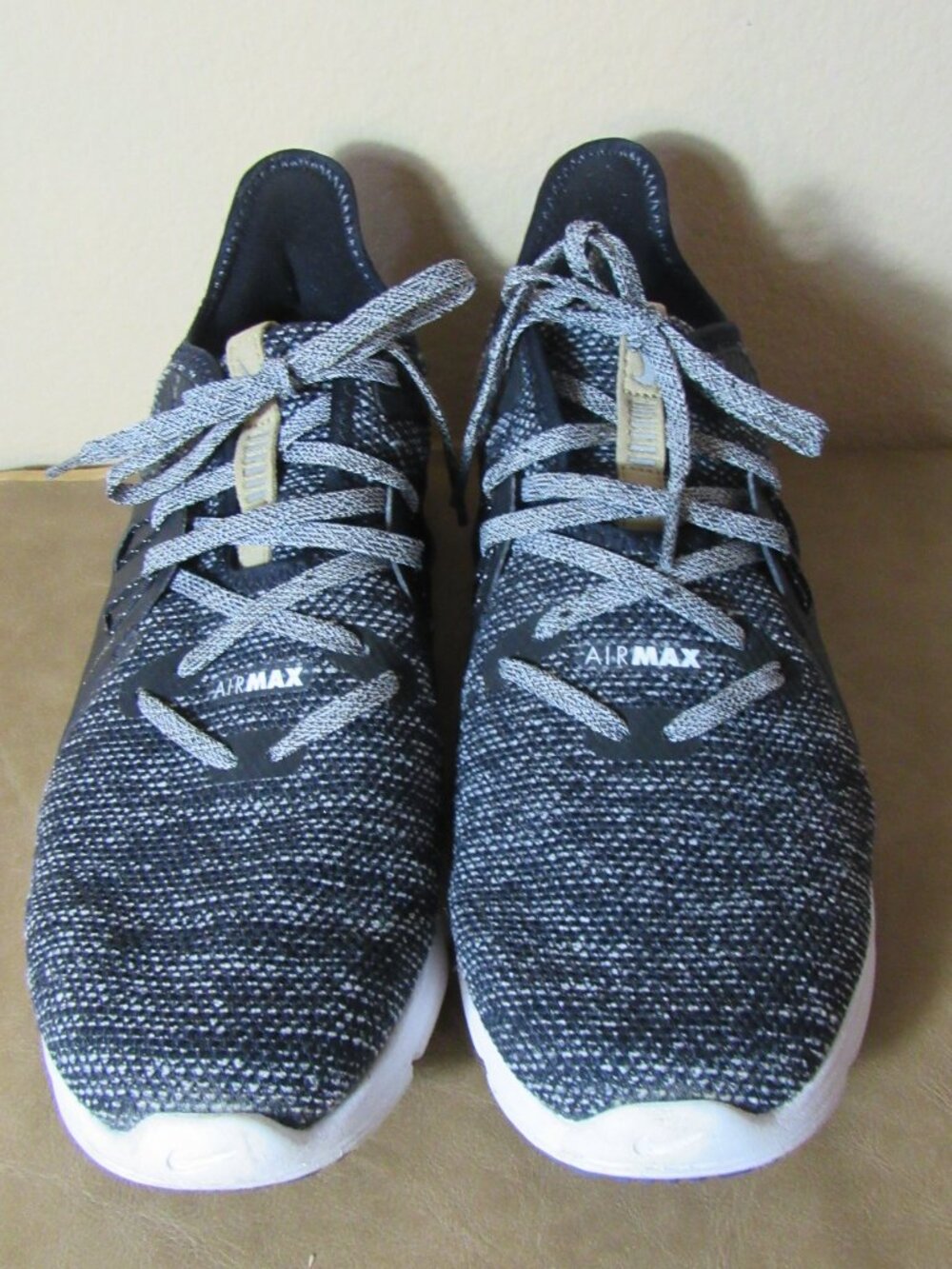 Women's Nike Air Max Sequent Black/Gray Running Walk Sneaker 908993-011 Size 8.5